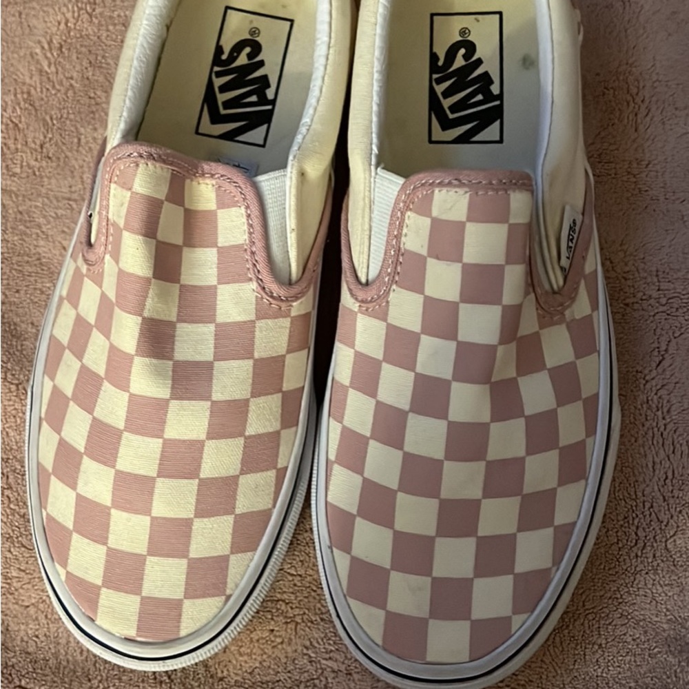 size 7 women’s brand new never worn before (no box)